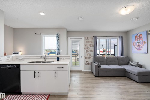#65 50 Mclaughlin Dr, Spruce Grove, AB - Indoor Photo Showing Living Room