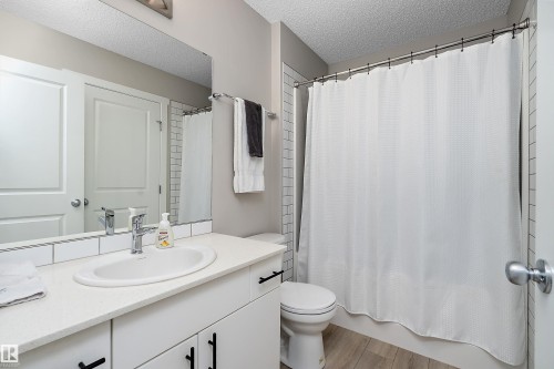 #65 50 Mclaughlin Dr, Spruce Grove, AB - Indoor Photo Showing Bathroom