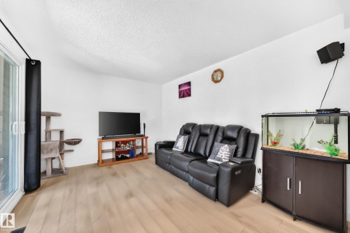 8033 27 Avenue Nw, Edmonton, AB - Indoor