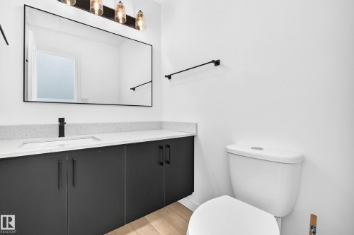 8033 27 Avenue Nw, Edmonton, AB - Indoor Photo Showing Bathroom