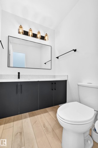 8033 27 Avenue Nw, Edmonton, AB - Indoor Photo Showing Bathroom