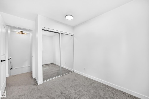 8033 27 Avenue Nw, Edmonton, AB - Indoor Photo Showing Other Room