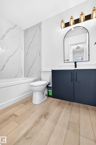 8033 27 Avenue Nw, Edmonton, AB - Indoor Photo Showing Bathroom