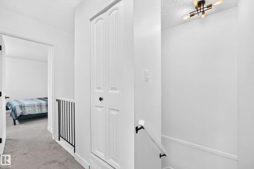 8033 27 Avenue Nw, Edmonton, AB - Indoor