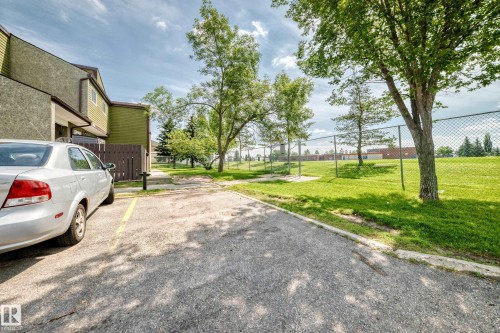 8033 27 Avenue Nw, Edmonton, AB - Outdoor