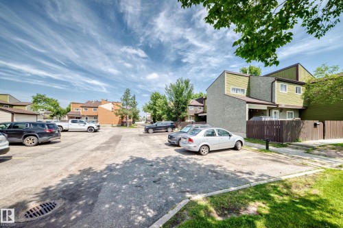 8033 27 Avenue Nw, Edmonton, AB - Outdoor