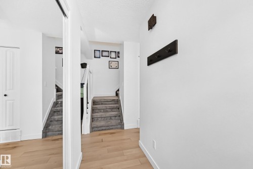 8033 27 Avenue Nw, Edmonton, AB - Indoor Photo Showing Other Room