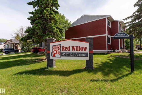 #2 4707 126 Av Nw, Edmonton, AB - Outdoor