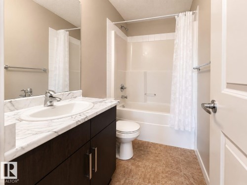 #419 142 Ebbers Bv Nw, Edmonton, AB - Indoor Photo Showing Bathroom