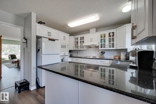 5507 179 Street, Edmonton, AB - Indoor Photo Showing Kitchen