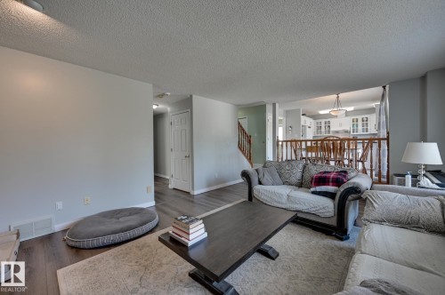 5507 179 Street, Edmonton, AB - Indoor Photo Showing Living Room