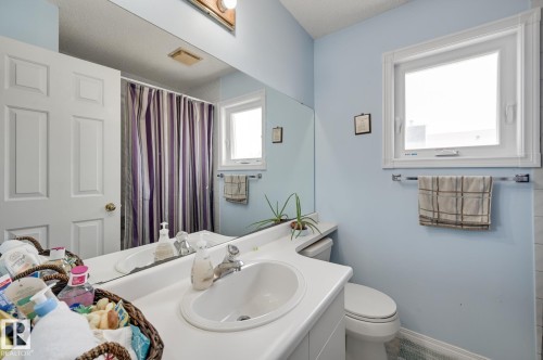 5507 179 Street, Edmonton, AB - Indoor Photo Showing Bathroom