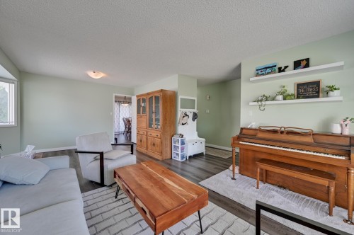 5507 179 Street, Edmonton, AB - Indoor Photo Showing Living Room
