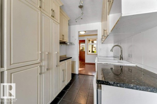 4337 38 Street Nw, Edmonton, AB - Indoor Photo Showing Kitchen