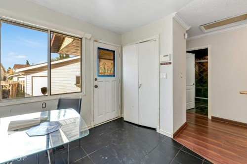 4337 38 Street Nw, Edmonton, AB - Indoor Photo Showing Other Room