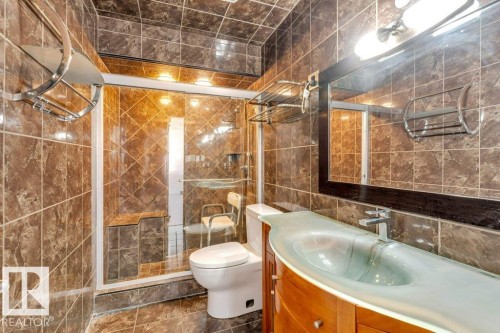 4337 38 Street Nw, Edmonton, AB - Indoor Photo Showing Bathroom