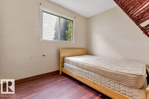4337 38 Street Nw, Edmonton, AB - Indoor Photo Showing Bedroom