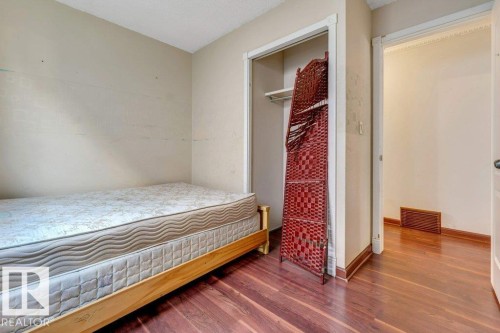 4337 38 Street Nw, Edmonton, AB - Indoor Photo Showing Bedroom