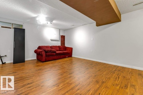 4337 38 Street Nw, Edmonton, AB - Indoor