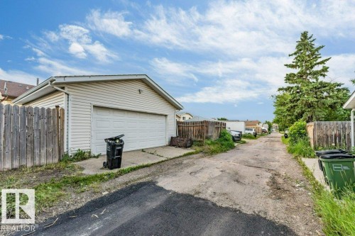 4337 38 Street Nw, Edmonton, AB - Outdoor