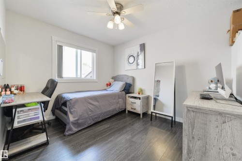 417 Hollick-Kenyon Road Nw, Edmonton, AB - Indoor Photo Showing Bedroom