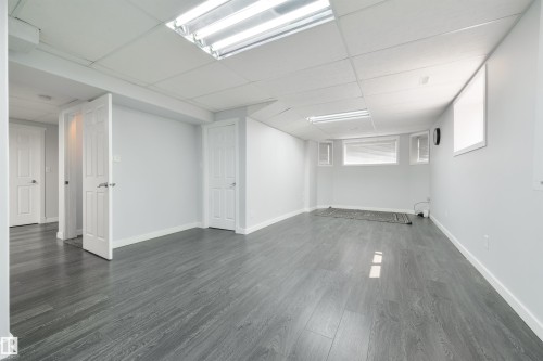 417 Hollick-Kenyon Road Nw, Edmonton, AB - Indoor
