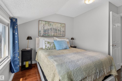 53 Lancaster Terrace Nw, Edmonton, AB - Indoor Photo Showing Bedroom