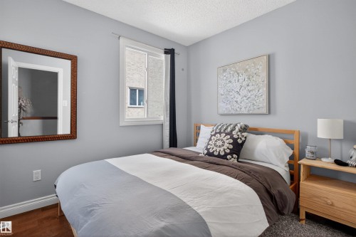 53 Lancaster Terrace Nw, Edmonton, AB - Indoor Photo Showing Bedroom