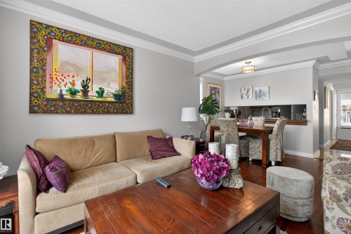 53 Lancaster Terrace Nw, Edmonton, AB - Indoor Photo Showing Living Room