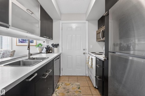 53 Lancaster Terrace Nw, Edmonton, AB - Indoor Photo Showing Kitchen With Double Sink