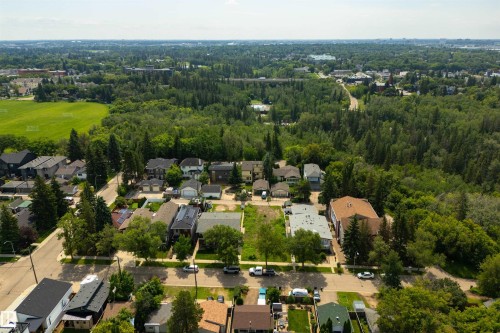 9523 87 Avenue Nw, Edmonton, AB 