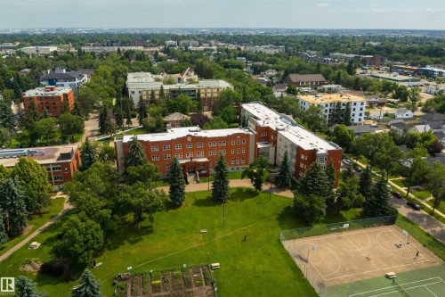 9523 87 Avenue Nw, Edmonton, AB 