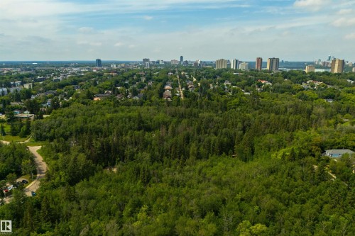 9523 87 Avenue Nw, Edmonton, AB 