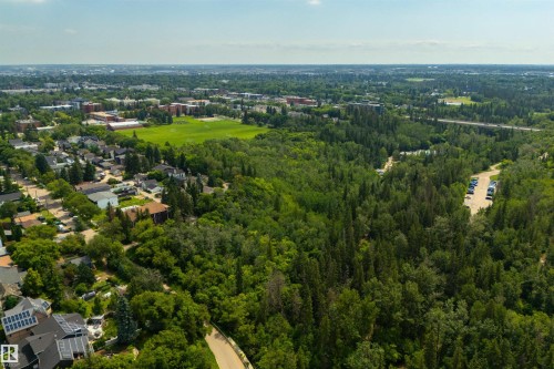 9523 87 Avenue Nw, Edmonton, AB 