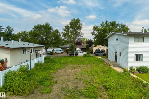9523 87 Avenue Nw, Edmonton, AB 