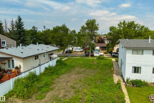 9523 87 Avenue Nw, Edmonton, AB 