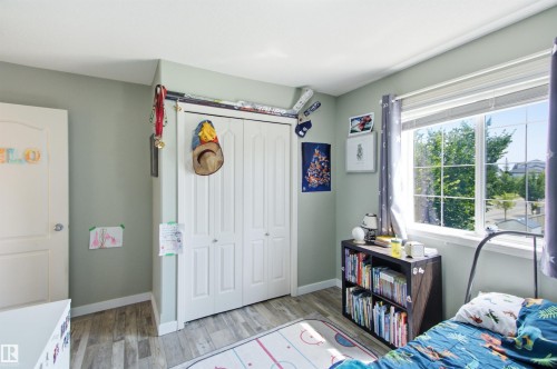 8203 5 Avenue Sw, Edmonton, AB - Indoor Photo Showing Bedroom