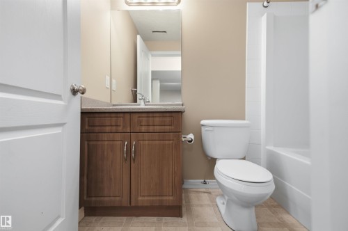 8203 5 Avenue Sw, Edmonton, AB - Indoor Photo Showing Bathroom