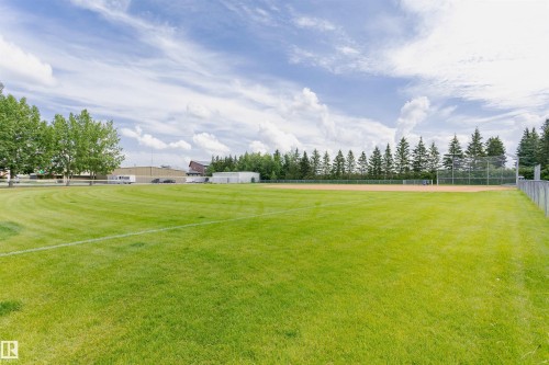 10410 101 A Street, Morinville, AB 