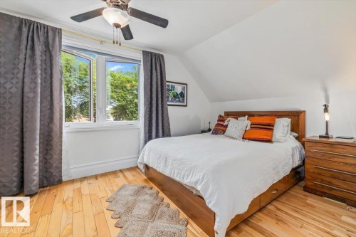 11328 65 Street Nw, Edmonton, AB - Indoor Photo Showing Bedroom