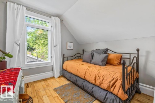 11328 65 Street Nw, Edmonton, AB - Indoor Photo Showing Bedroom