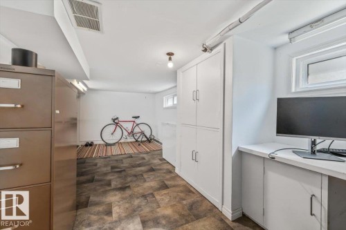 11328 65 Street Nw, Edmonton, AB - Indoor Photo Showing Other Room