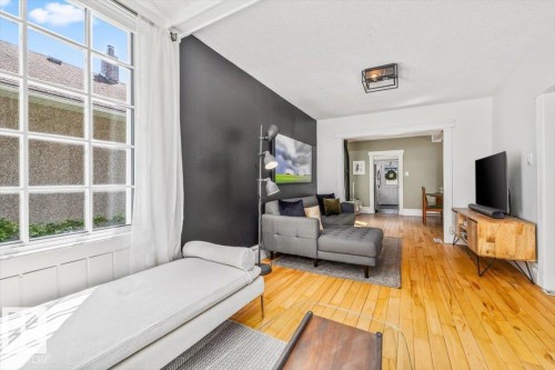 11328 65 Street Nw, Edmonton, AB - Indoor
