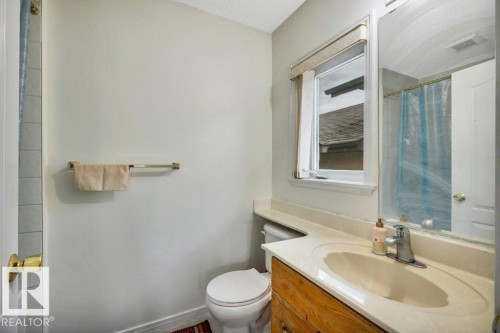 3135 34B Avenue Nw, Edmonton, AB - Indoor Photo Showing Bathroom