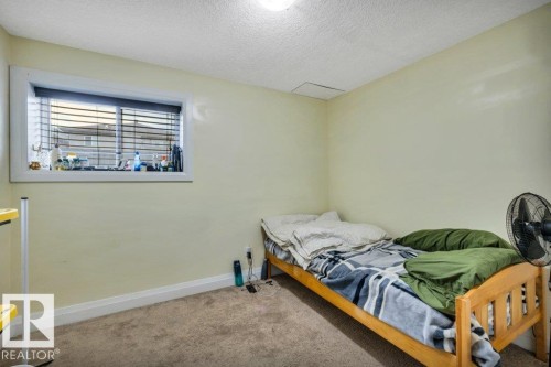 3135 34B Avenue Nw, Edmonton, AB - Indoor Photo Showing Bedroom