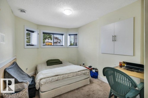 3135 34B Avenue Nw, Edmonton, AB - Indoor Photo Showing Bedroom