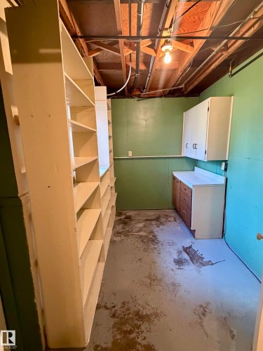 Image quality insufficient for description - 610 8 Avenue, Wainwright, AB - Indoor Photo Showing Other Room