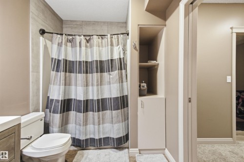 12429 17A Avenue Sw, Edmonton, AB - Indoor Photo Showing Bathroom