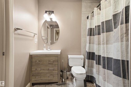 12429 17A Avenue Sw, Edmonton, AB - Indoor Photo Showing Bathroom