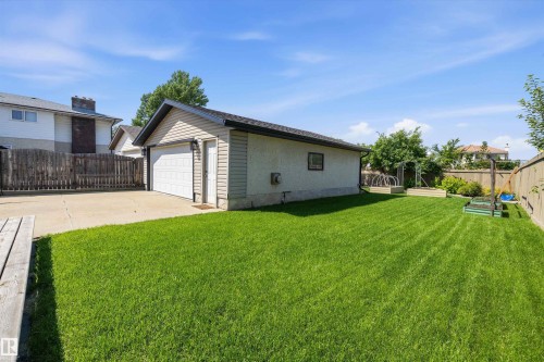 7540 152C Avenue Nw, Edmonton, AB - Outdoor